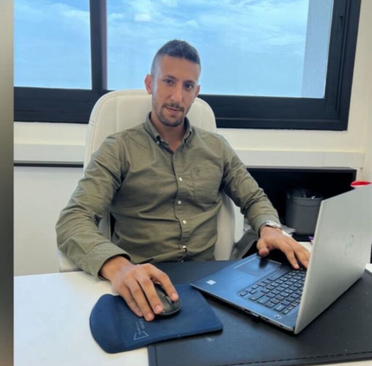 תומר ארז